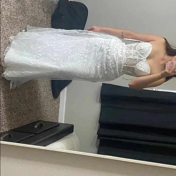 NWOT Lulus Luxe Elegance White Lace Embroidered Rhinestone Strapless Maxi Dress - Picture 17 of 17